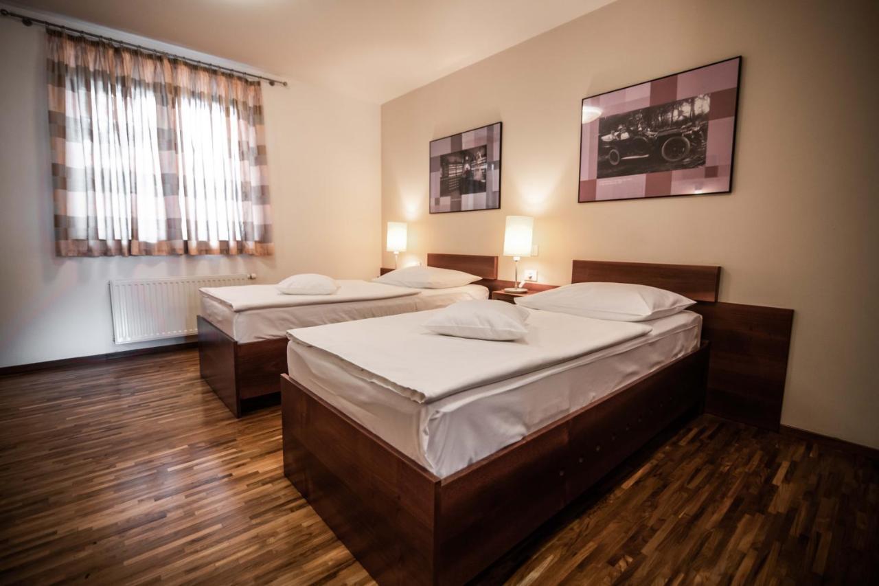 德沃尔亚泽塞克布尼克酒店 戈雷尼斯卡地区采尔克列 外观 照片